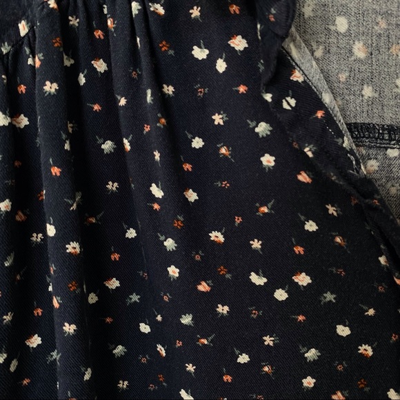 Universal Thread Floral ButtonUp - Picture 4 of 4